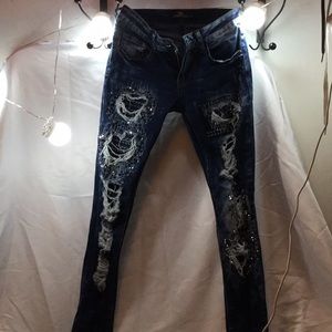 Super sexy cute out ripped jeans